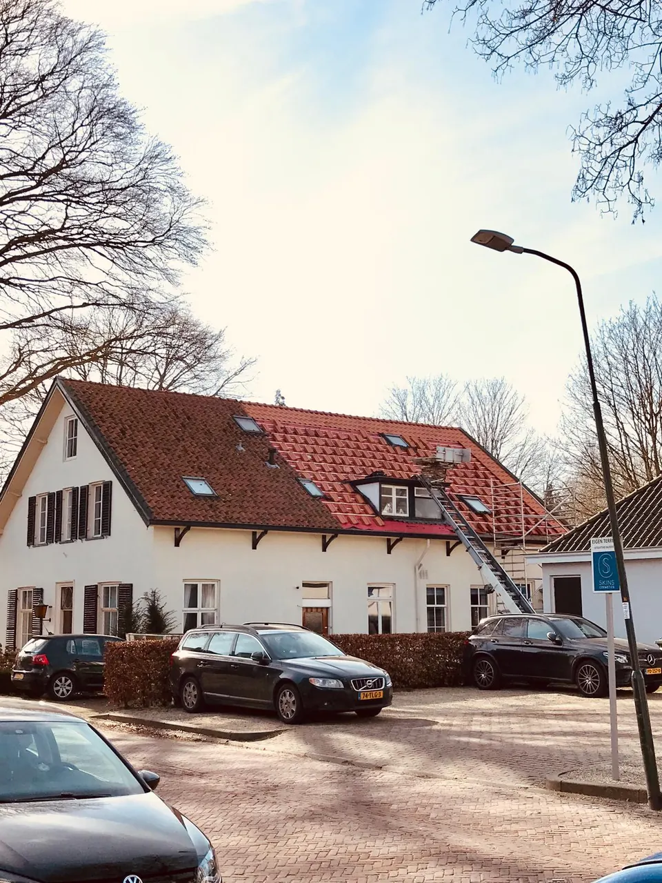 Dakrenovatie met bouwlift